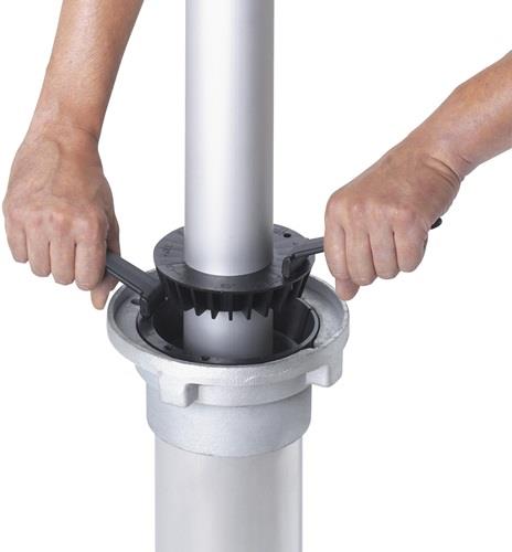 Bodenhalterung f.Fahnenmast-D.100mm Alu.justierbar CRONENBERG OH || VE = 1 ST