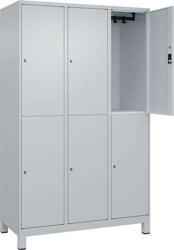 Garderobenschrank m.Füßen H1950xB1200xT500mm lichtgrau 3x2 Abt.C+P || VE = 1 ST