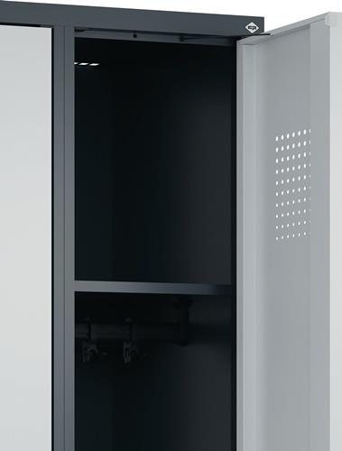 Garderobenschrank Evolo PLUS Bodengleiter 1200mm lichtgrau/enzianblau 3 Abt.C+P || VE = 1 ST